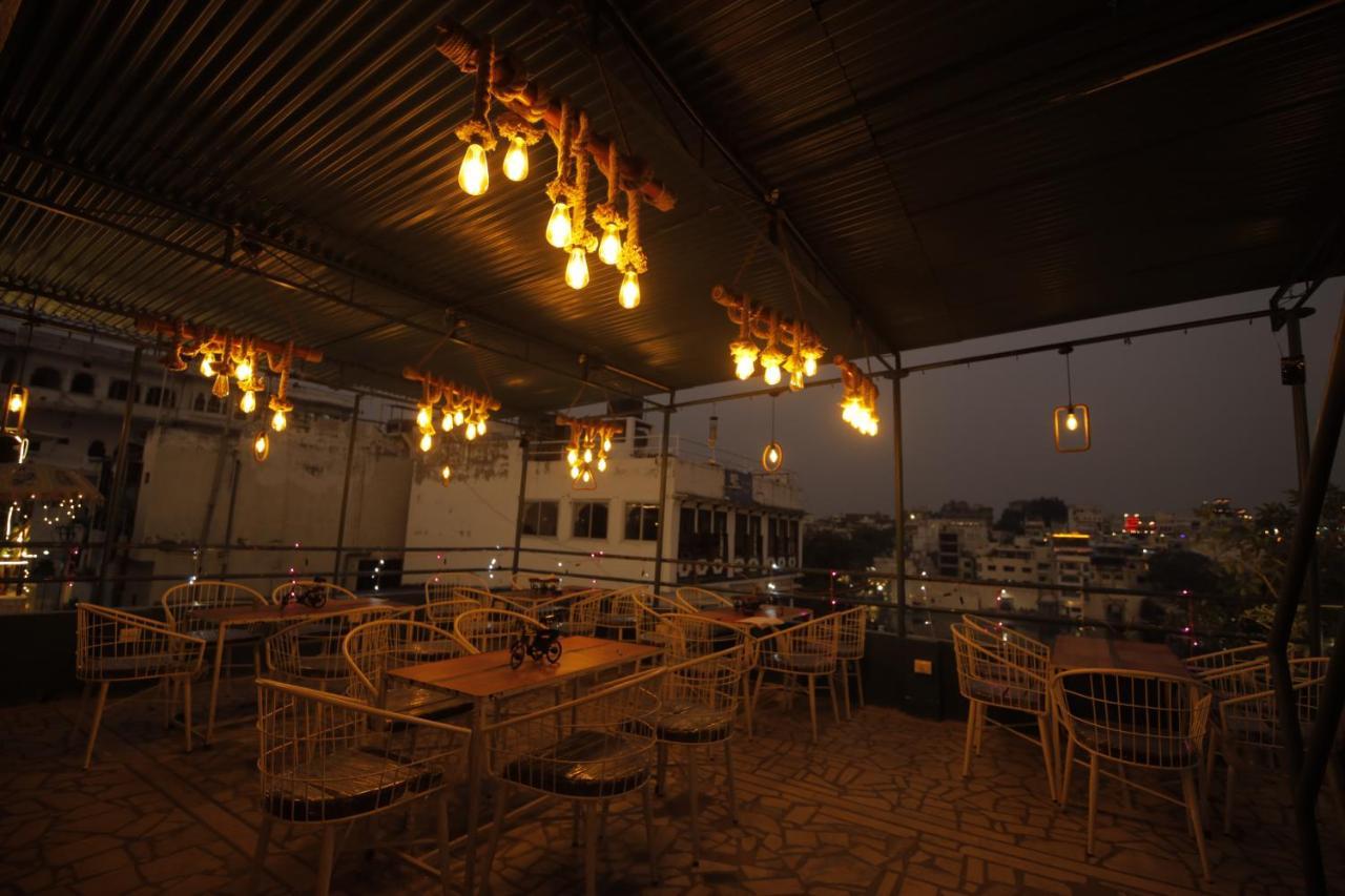 Zodiac Hostel Udaipur Esterno foto